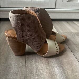 Emu  Australia Beige and Cream Block Heel Sandals